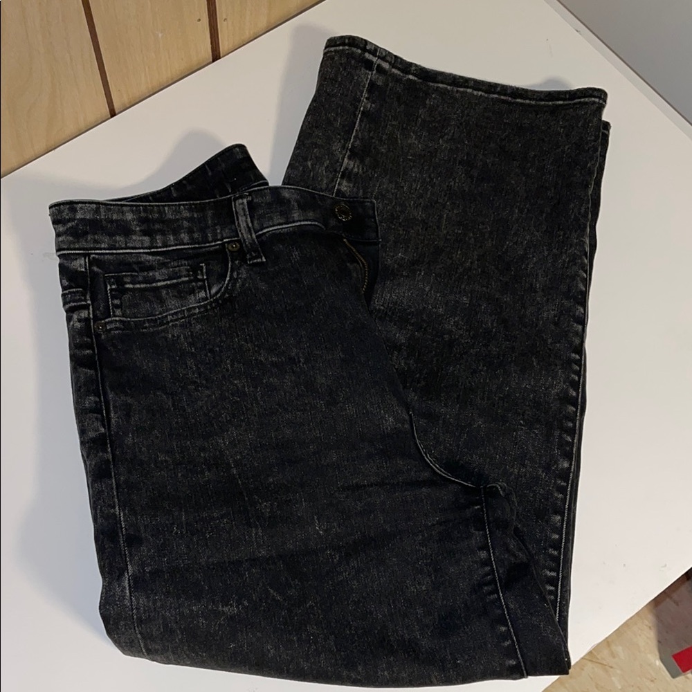 Uniqlo dark gray wide leg cropped Denim Jeans 27 in